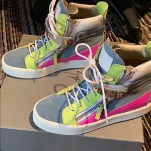 Designer 👩‍🎨 sneakers